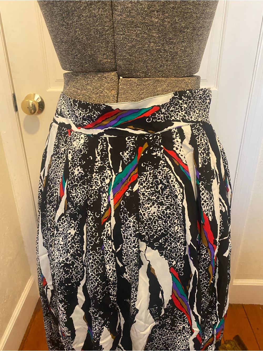 Vintage 80s Argenti Pure Silk Black White Red Teal Purple Skirt  Career Size 12